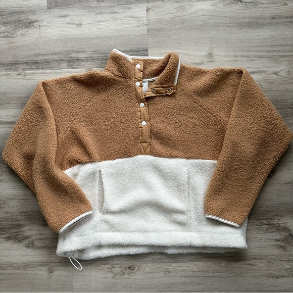 tone it up Tops - Tone It Up Women’s Large Tan and White Pullover